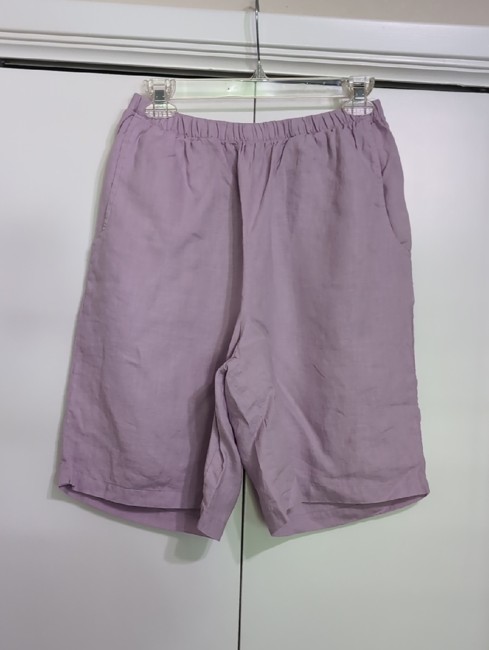 Woen's Lightweight Lavender Linen Shorts